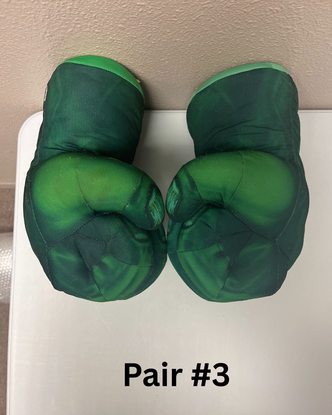 2008 Hasbro Marvel Incredible HULK Smash Hands Fists Gloves w/ Sound SEE VIDEO